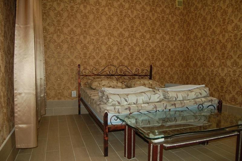 Apartment On Stepana Bandery 37 Постійне Електропостачання リヴィウ エクステリア 写真